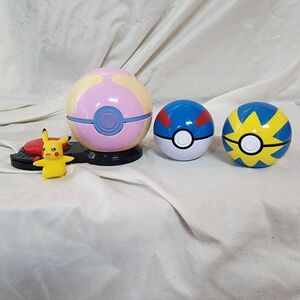 Poké Ball Toy Set with Pikachu Figure